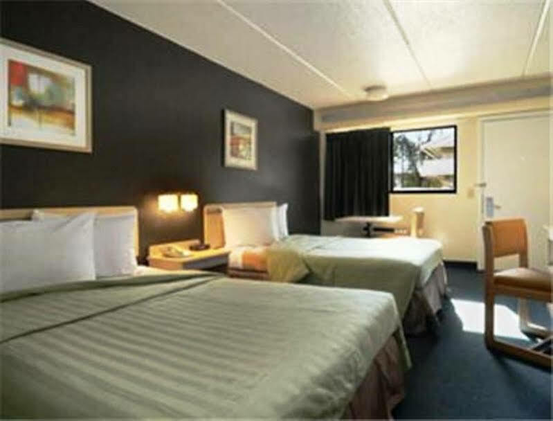 Travelodge By Wyndham College Park Exteriér fotografie